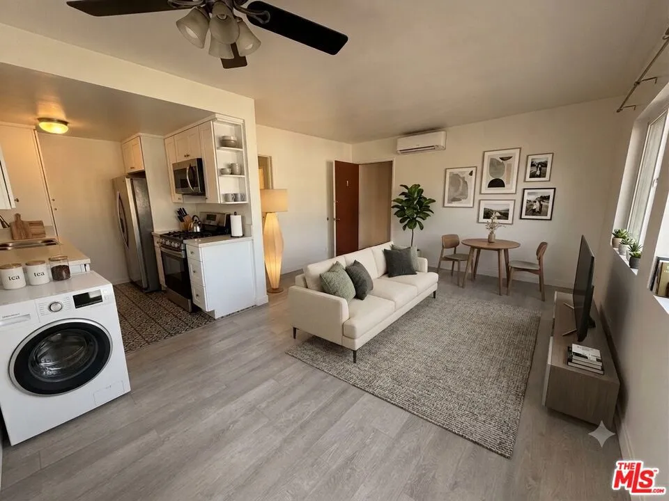 2106 Pisani Place #3 Los Angeles, CA 90291