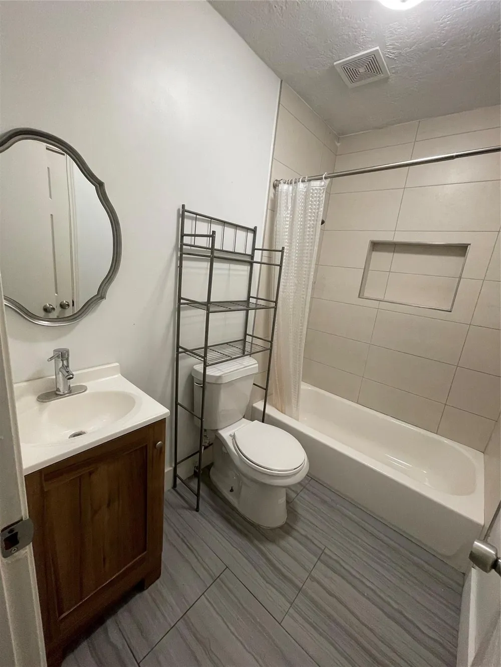 4421 Mayflower Street Hockley, TX 77051