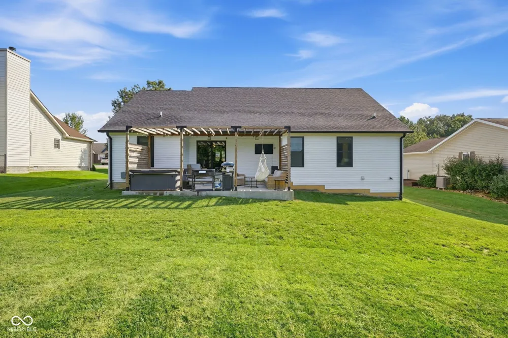 1043 Shadowlawn Avenue Greencastle, IN 46135
