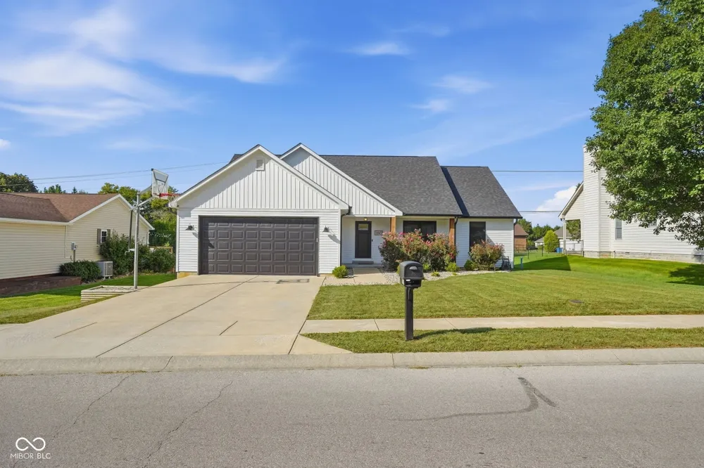 1043 Shadowlawn Avenue Greencastle, IN 46135