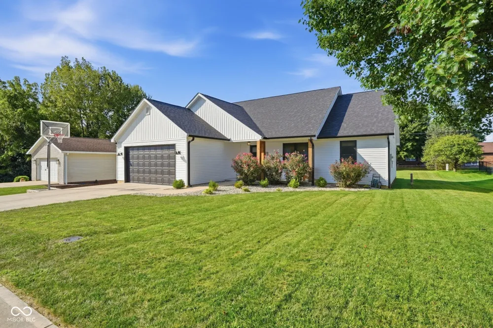 1043 Shadowlawn Avenue Greencastle, IN 46135