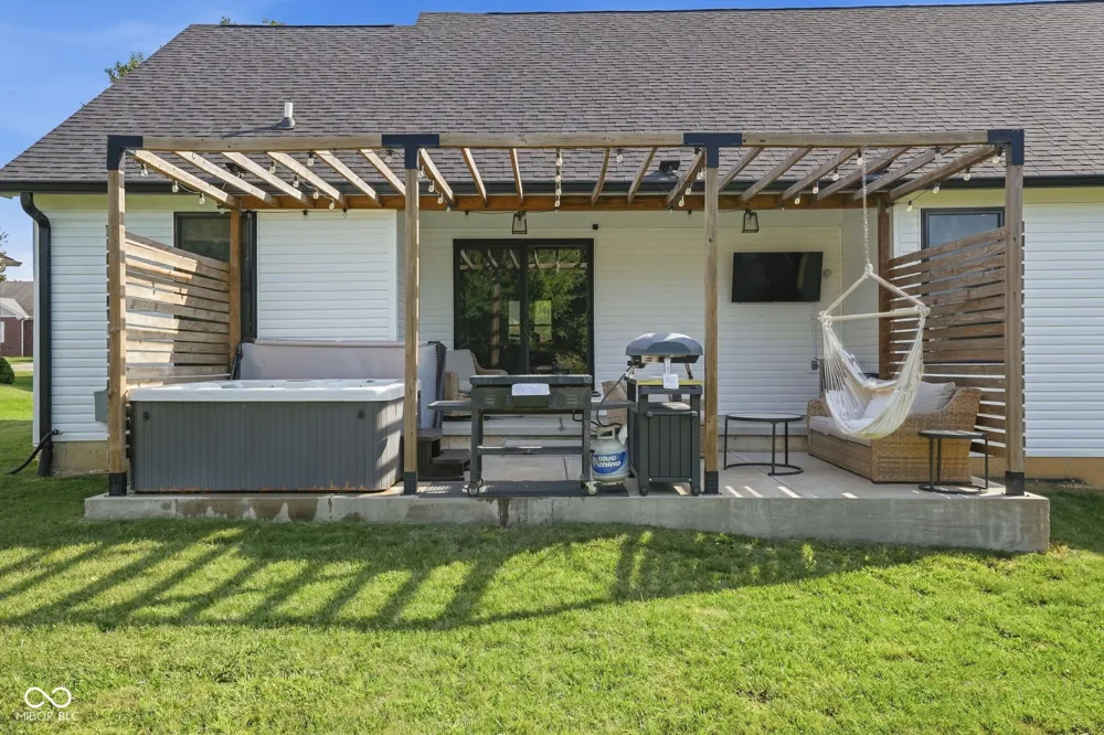 1043 Shadowlawn Avenue Greencastle, IN 46135