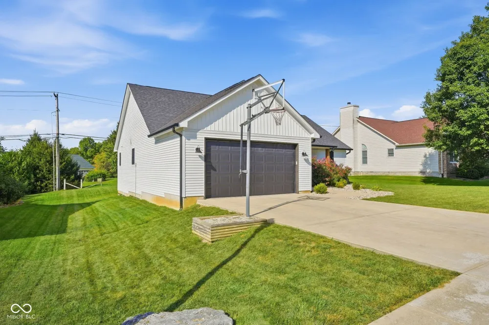 1043 Shadowlawn Avenue Greencastle, IN 46135