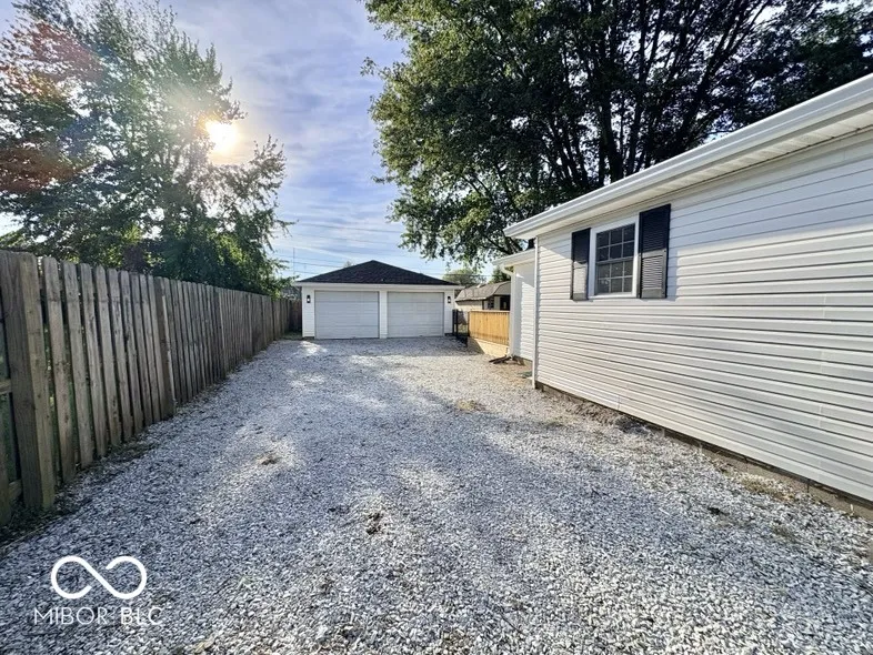 5717 Clover Maple Drive Fairland, IN 46126