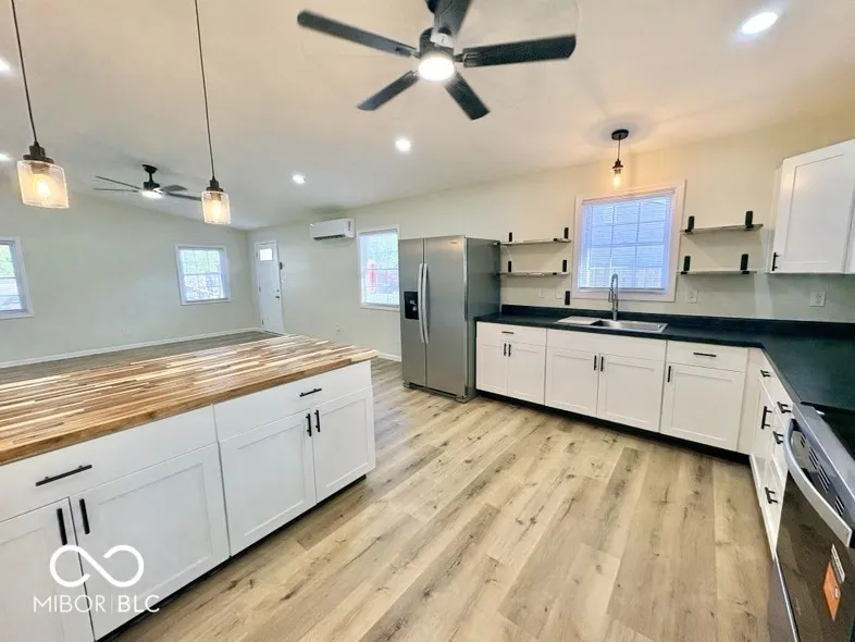 5717 Clover Maple Drive Fairland, IN 46126