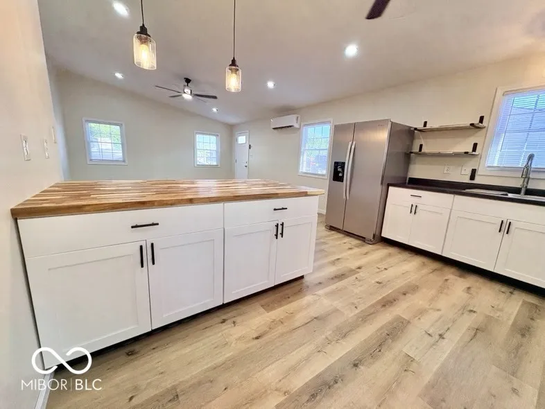 5717 Clover Maple Drive Fairland, IN 46126
