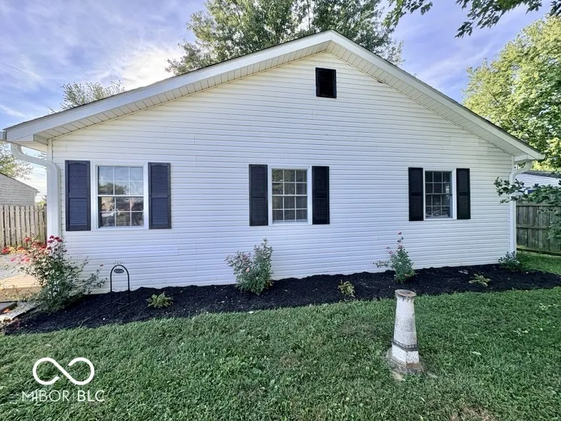 5717 Clover Maple Drive Fairland, IN 46126