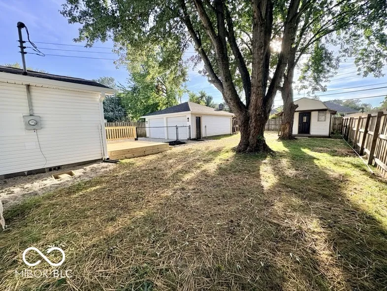 5717 Clover Maple Drive Fairland, IN 46126