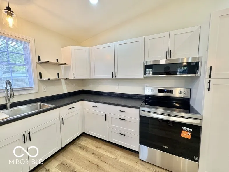 5717 Clover Maple Drive Fairland, IN 46126