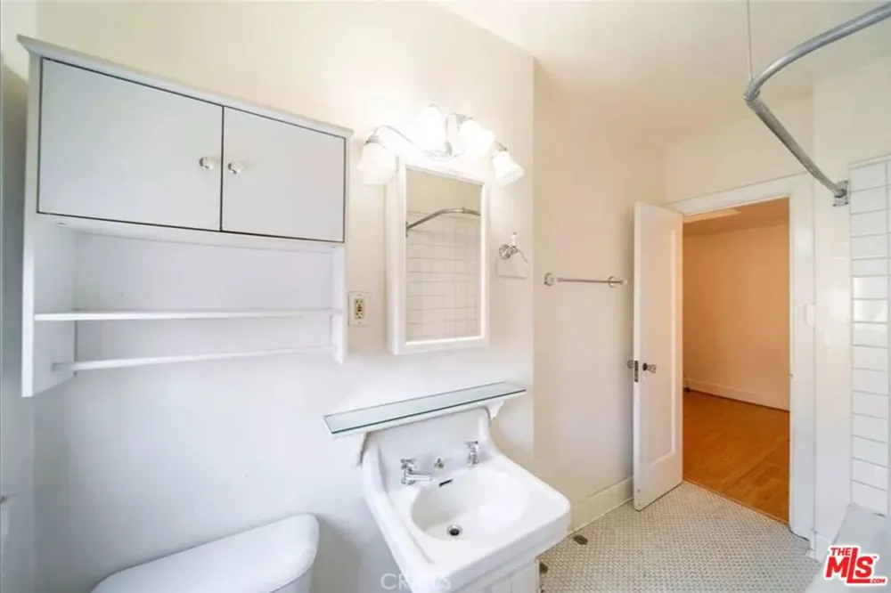 315 W 3rd Street #203 Long Beach, CA 90802