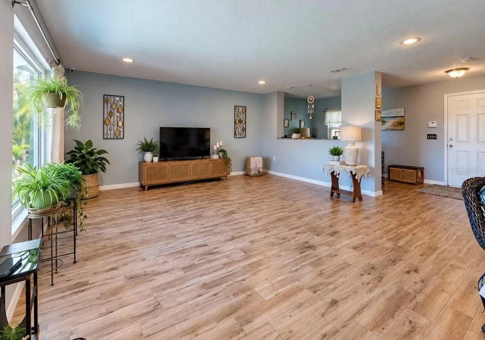 337 STAR SHELL DRIVE Apollo Beach, FL 33572
