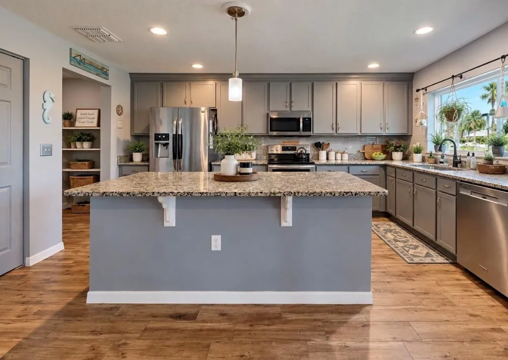 337 STAR SHELL DRIVE Apollo Beach, FL 33572