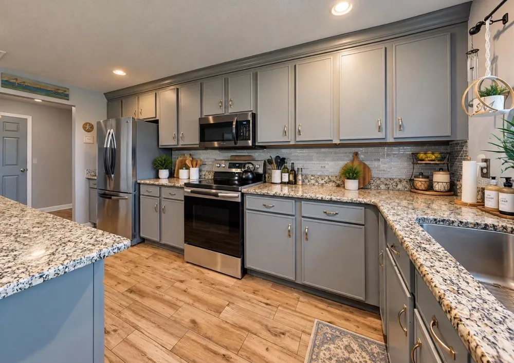 337 STAR SHELL DRIVE Apollo Beach, FL 33572