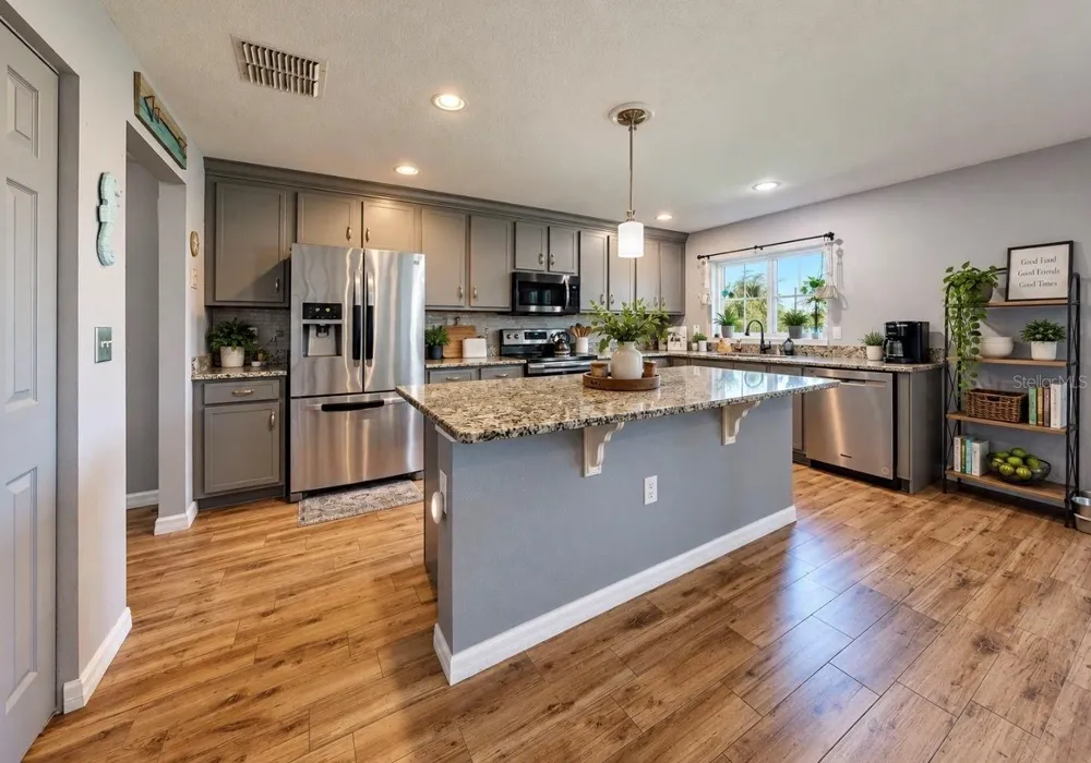 337 STAR SHELL DRIVE Apollo Beach, FL 33572