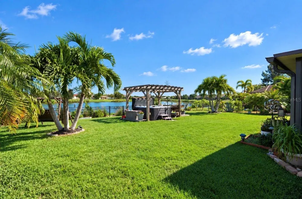 337 STAR SHELL DRIVE Apollo Beach, FL 33572