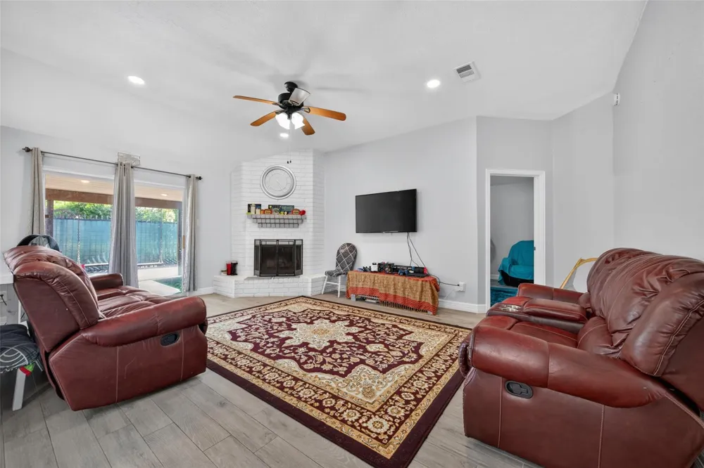 11719 Acadian Drive Houston, TX 77099