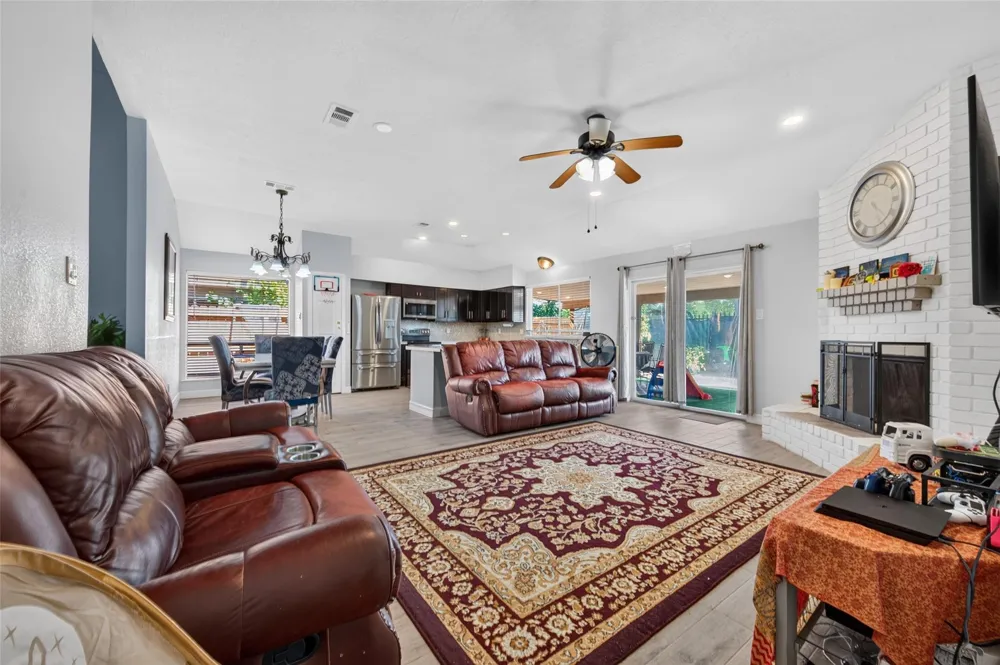 11719 Acadian Drive Houston, TX 77099
