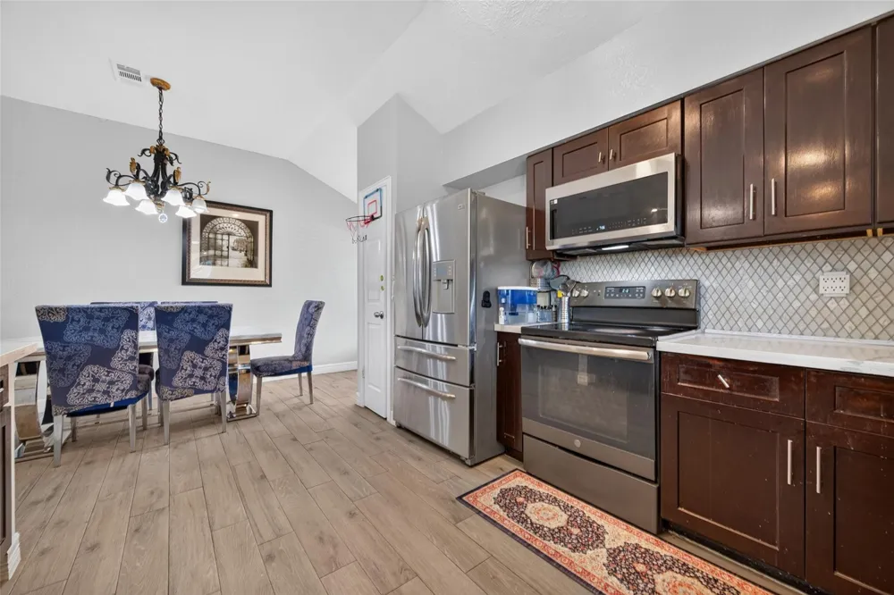 11719 Acadian Drive Houston, TX 77099
