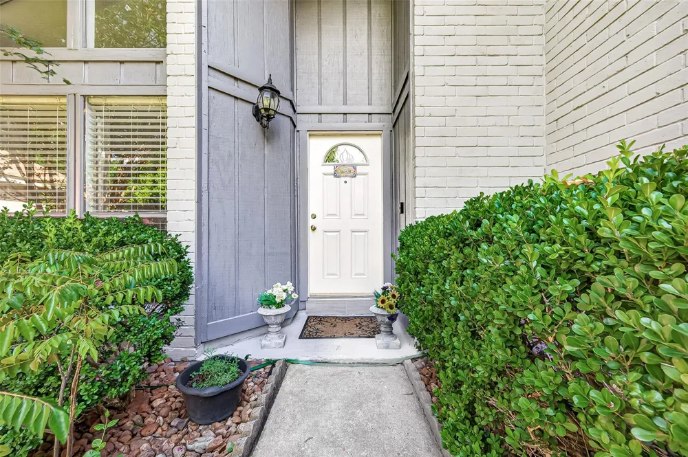 11719 Acadian Drive Houston, TX 77099