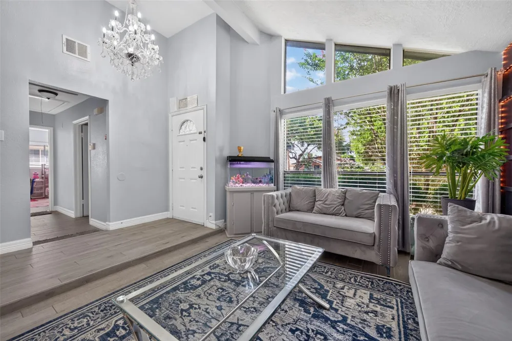 11719 Acadian Drive Houston, TX 77099