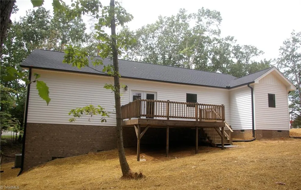 104 Oakwood Trail Road King, NC 27021