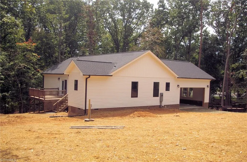 104 Oakwood Trail Road King, NC 27021
