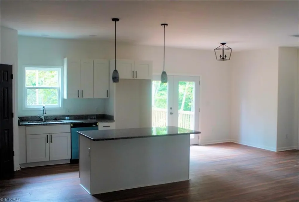 104 Oakwood Trail Road King, NC 27021