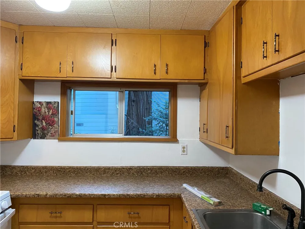 23719 Bowl Road Crestline, CA 92325