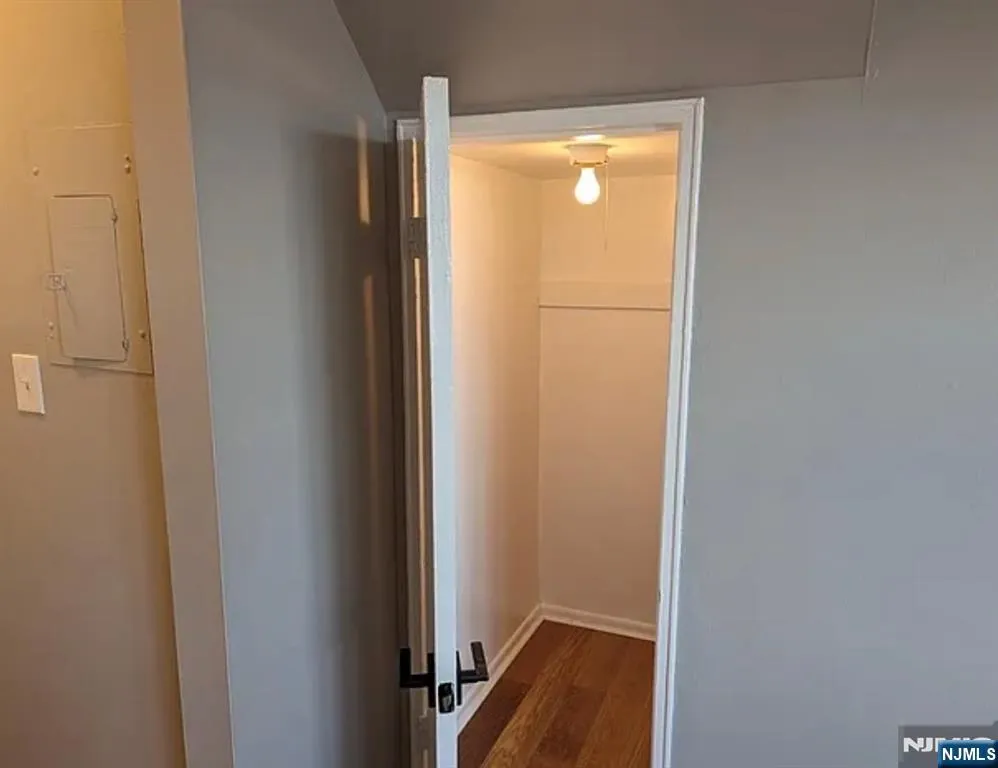 257 Essex Street 8 Hackensack, NJ 07601