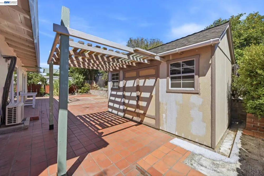 33438 University Dr Union City, CA 94587