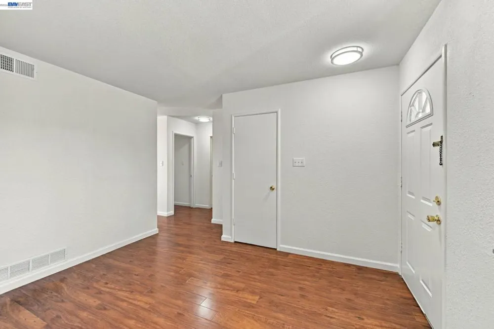 33438 University Dr Union City, CA 94587