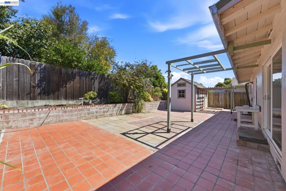 33438 University Dr Union City, CA 94587