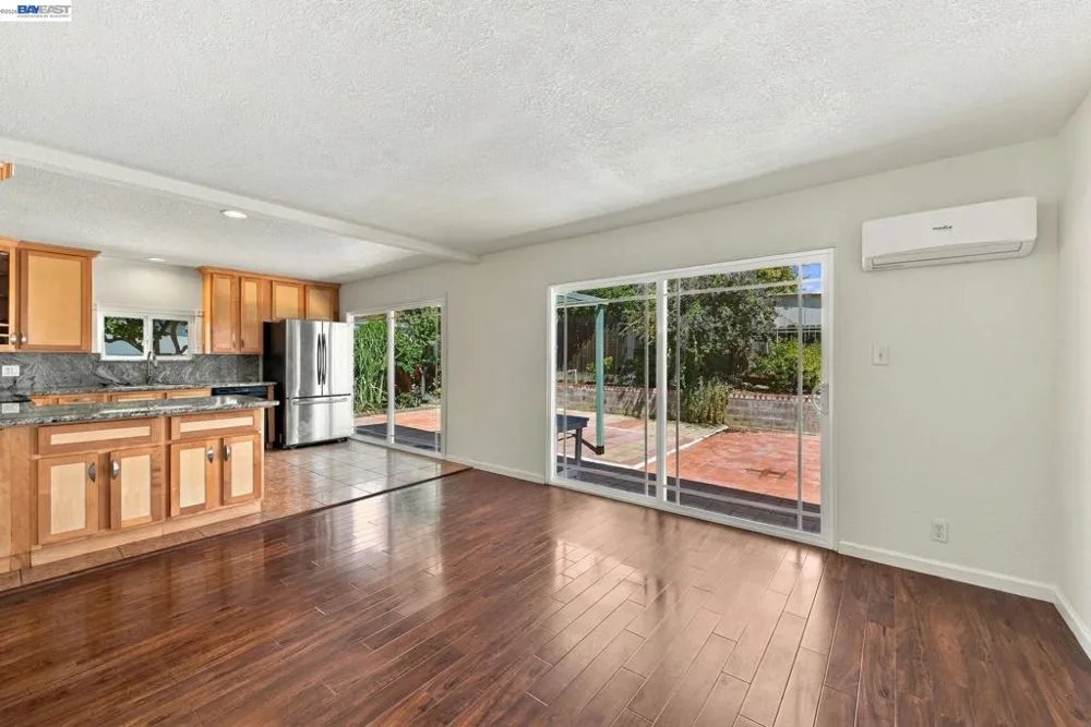 33438 University Dr Union City, CA 94587