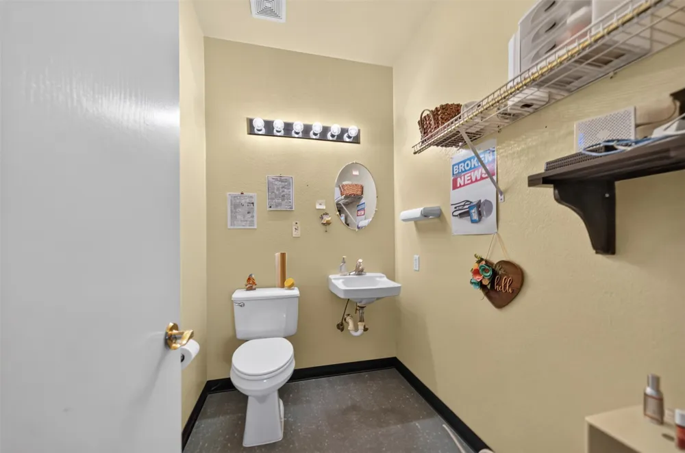 908 Palestine Street Athens, TX 75751
