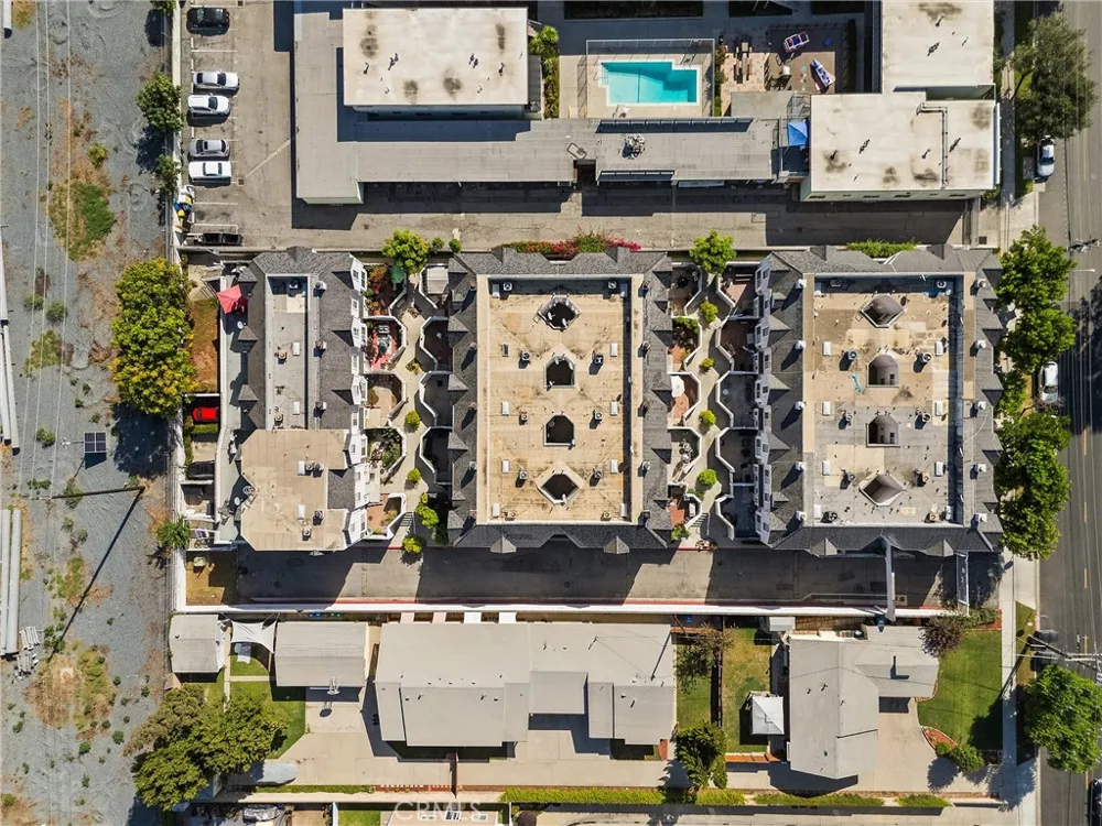 1751 E 68th #12 Long Beach, CA 90805