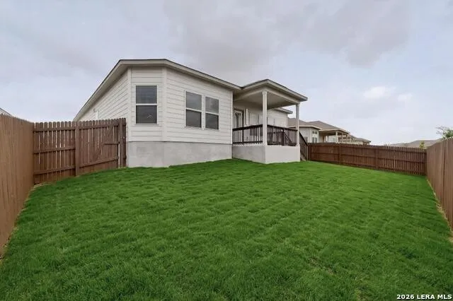 1141 AMBER LK Seguin, TX 78155