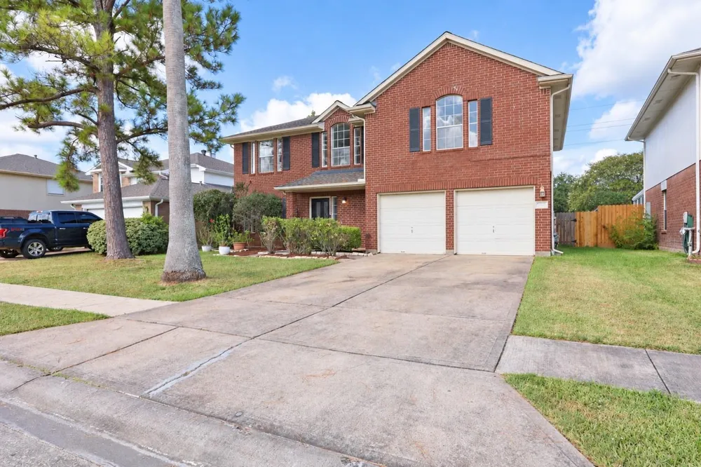 2914 Glen Cullen Lane Pearland, TX 77584