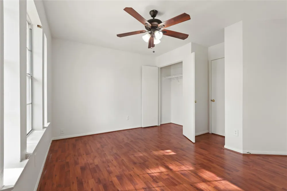2914 Glen Cullen Lane Pearland, TX 77584