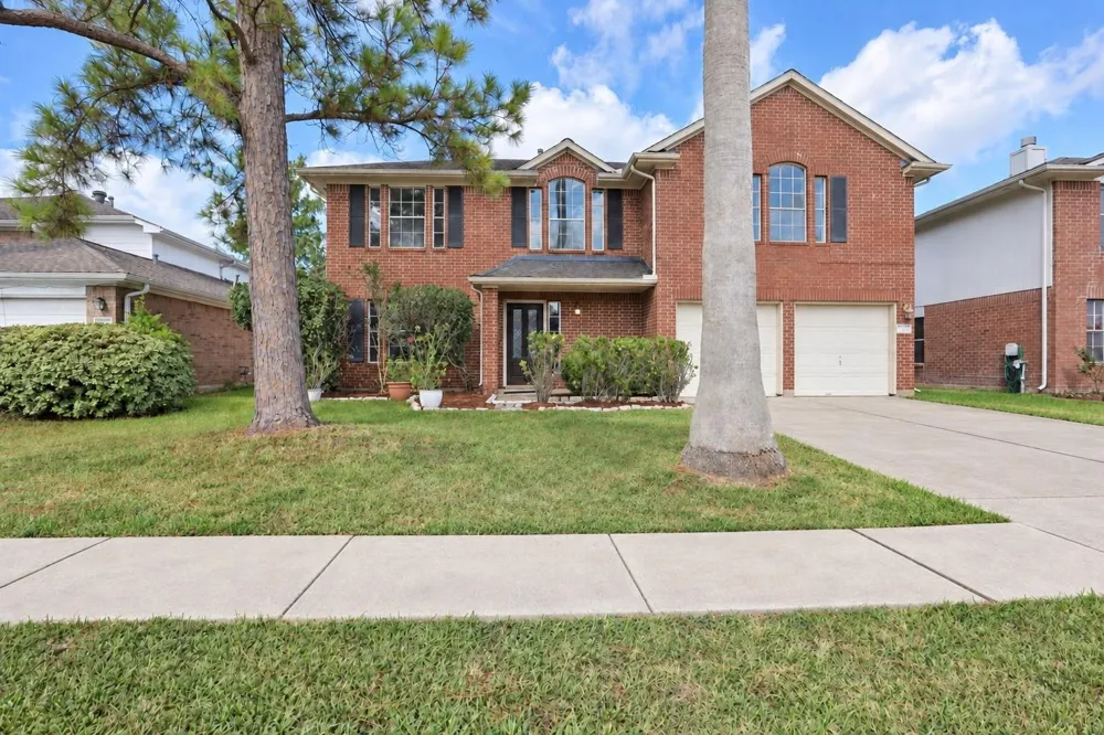 2914 Glen Cullen Lane Pearland, TX 77584