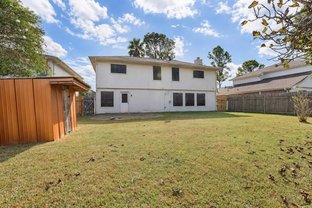 2914 Glen Cullen Lane Pearland, TX 77584