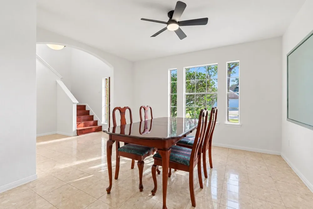 2914 Glen Cullen Lane Pearland, TX 77584