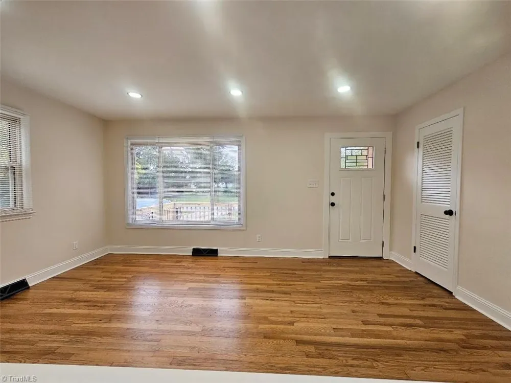 2509 Larkspur Drive Greensboro, NC 27405
