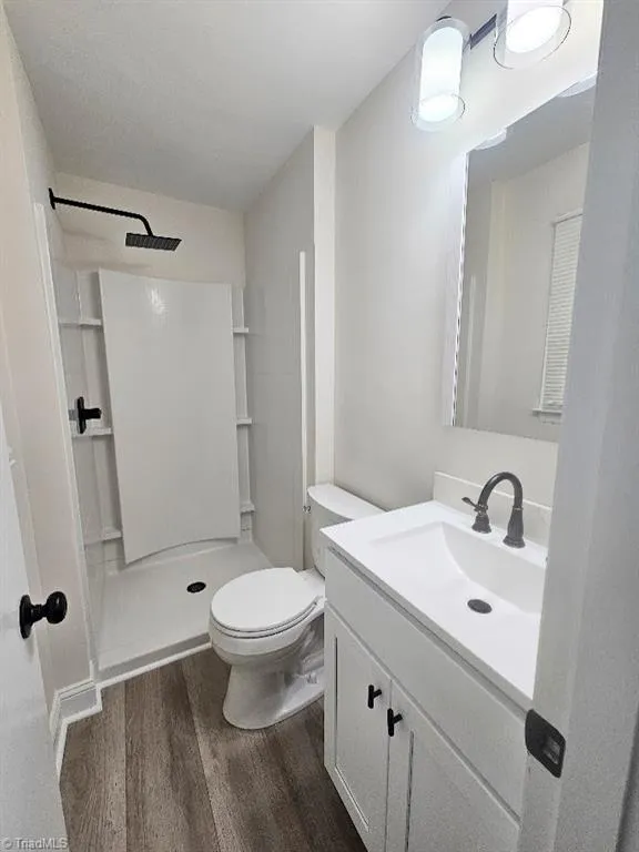 2509 Larkspur Drive Greensboro, NC 27405