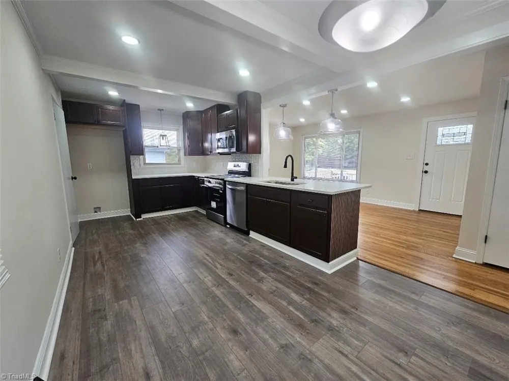 2509 Larkspur Drive Greensboro, NC 27405