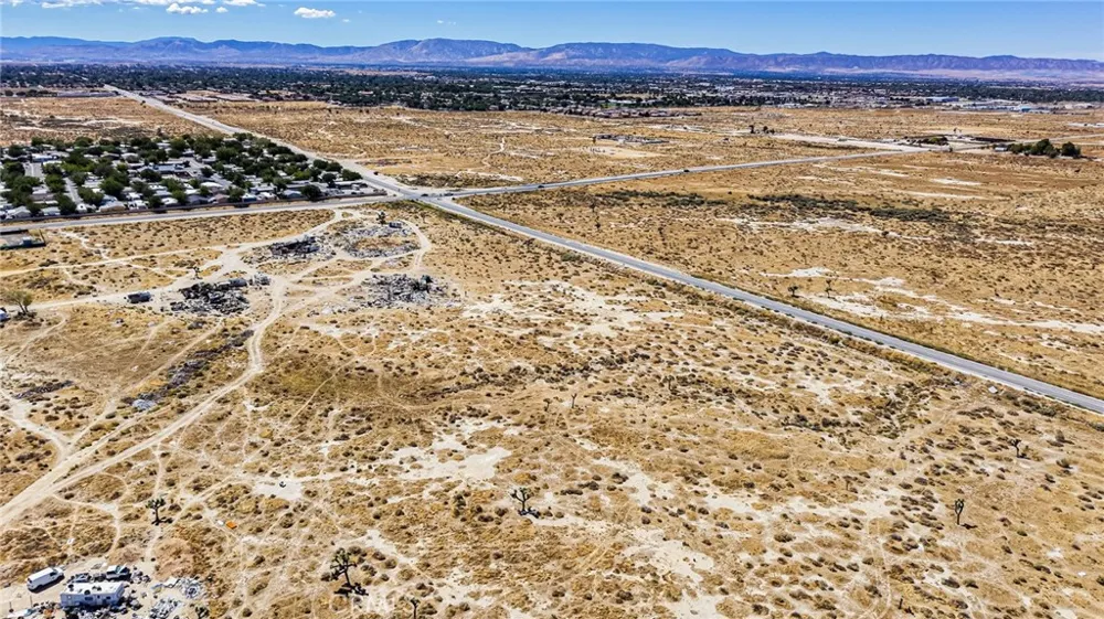 47004 Challenger Way Lancaster, CA 93535