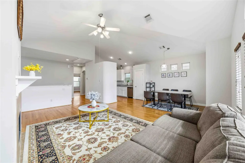 3635 Main Plaza Drive Houston, TX 77025