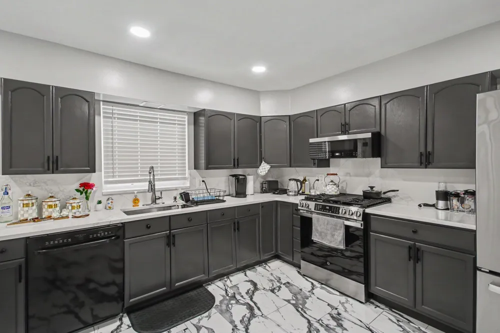8544 Kinloch Street Dearborn Heights, MI 48127