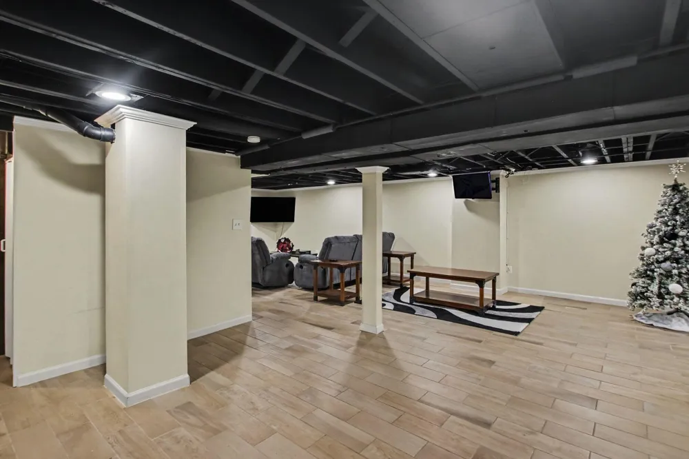 8544 Kinloch Street Dearborn Heights, MI 48127