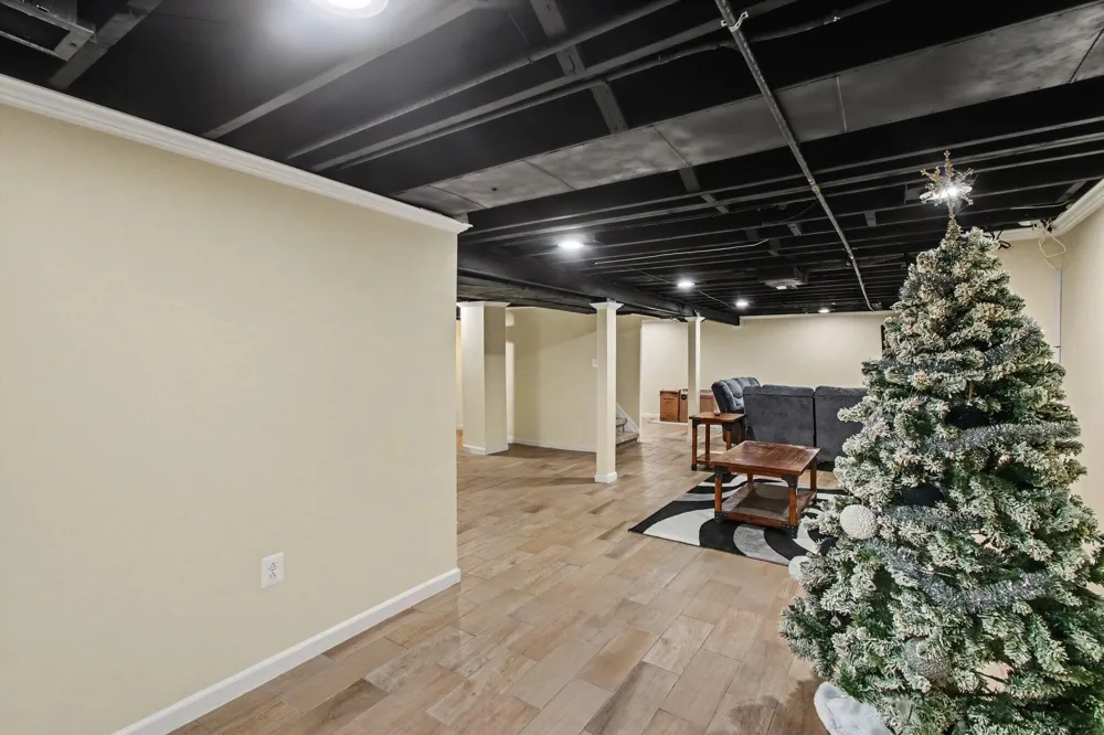 8544 Kinloch Street Dearborn Heights, MI 48127