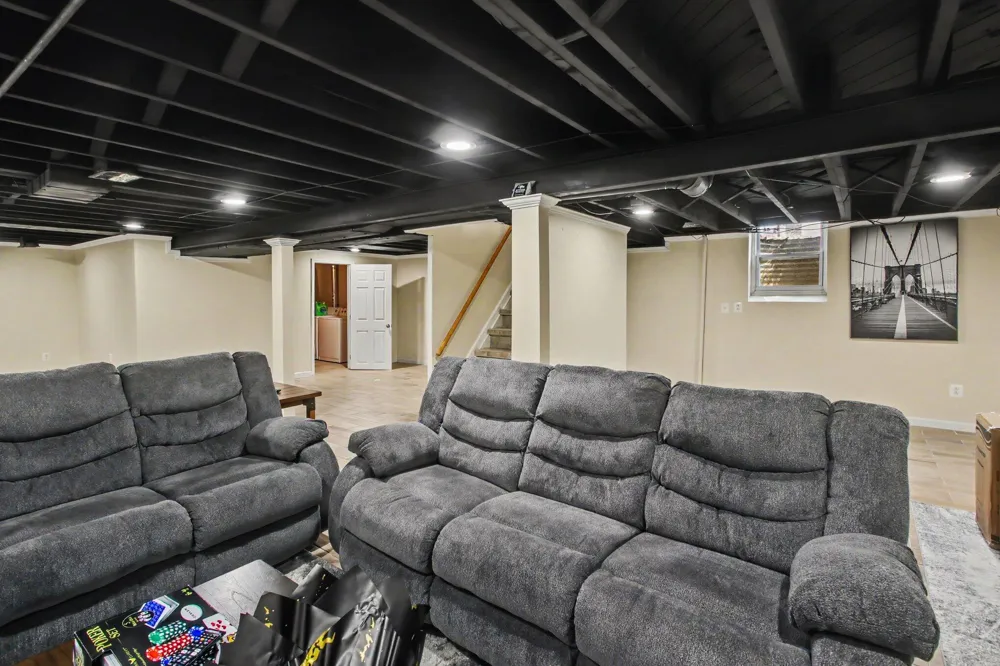 8544 Kinloch Street Dearborn Heights, MI 48127